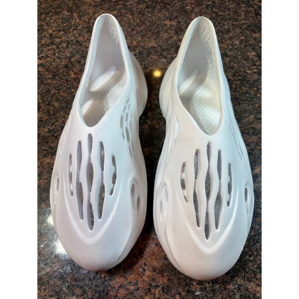 Adidas Yeezy Ararat White Foam Runners Size 43 (Mens 9/9.5) Excellent Cond - Picture 11 of 13